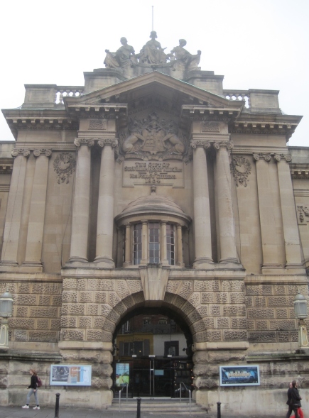 Facade of the Bristol Museum and Art Gallery